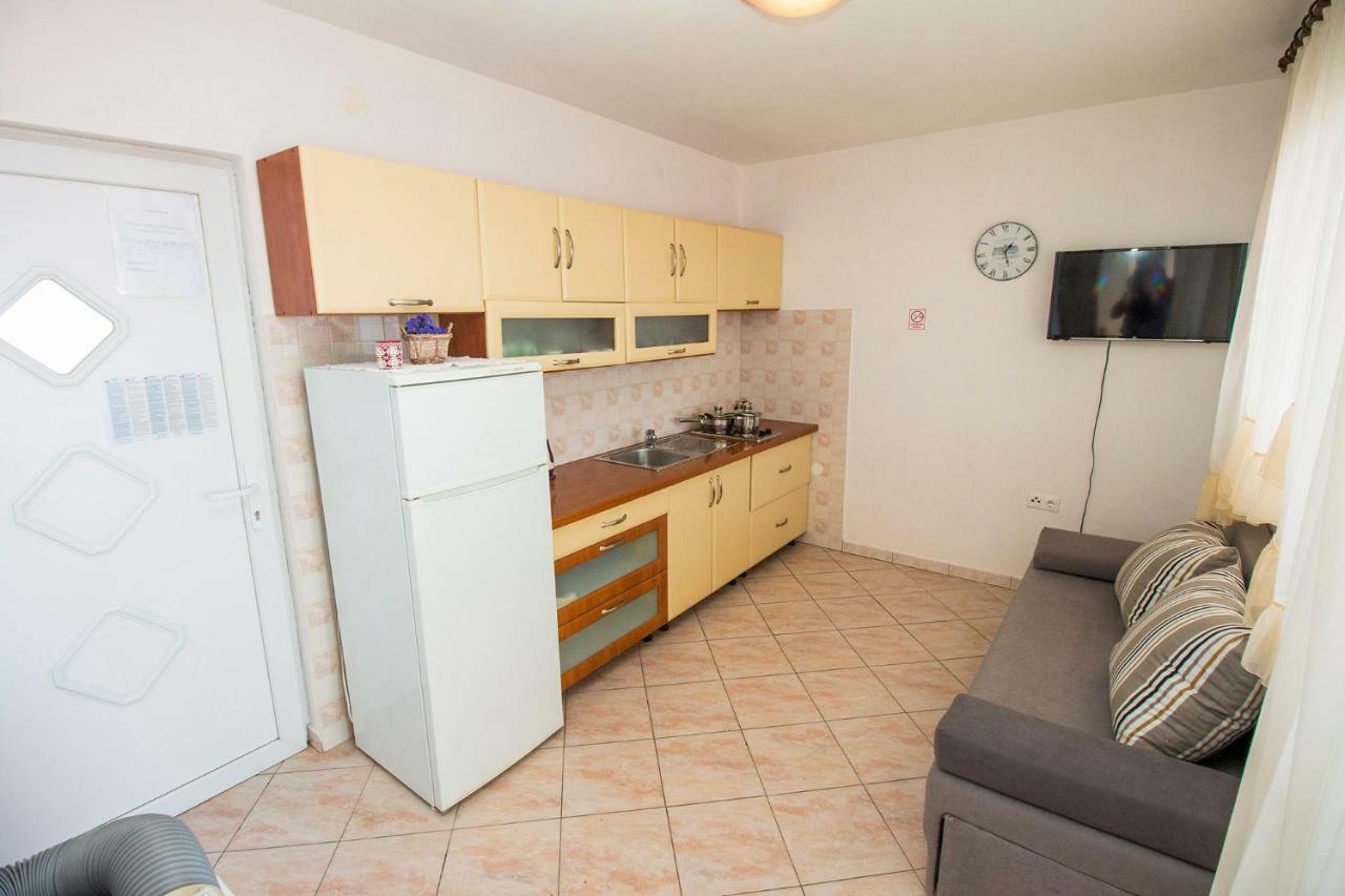 Apartments Pivac - Lokva Rogoznica Extérieur photo