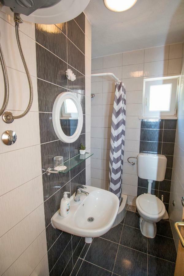 Apartments Pivac - Lokva Rogoznica Extérieur photo